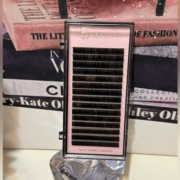 Faux Mink Lashes - Black NIP - Picture 3 of 3